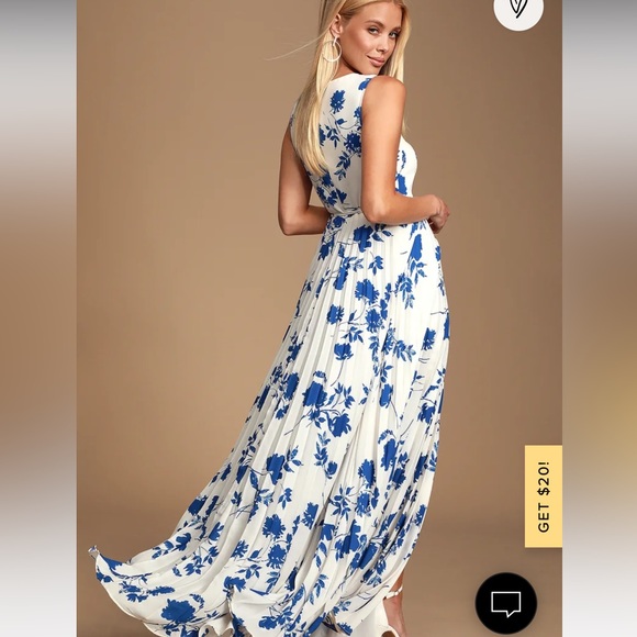 NWT women’s lulus Lindsie Blue and White Floral Print
Pleated Wrap Maxi Dress - Picture 4 of 16